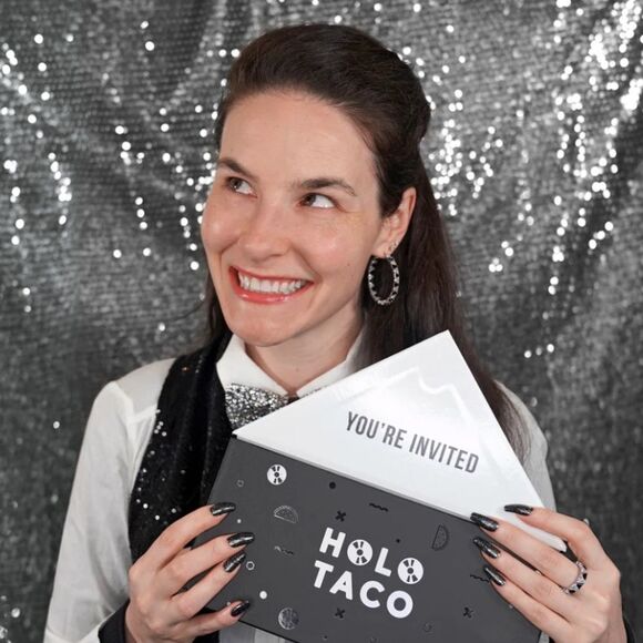 HOLO TACO 3RD ANNIVERSARY GALA COLLECTION: 4 nail polish and 1 topper - Picture 7 of 12